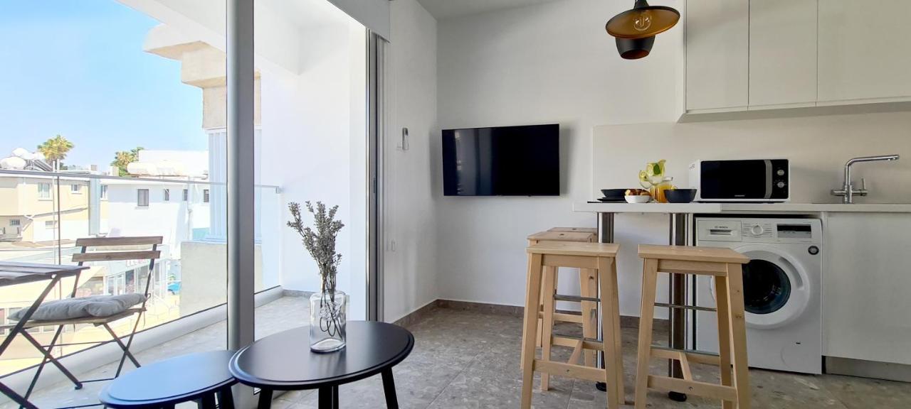 Phaedrus Living Seaside Luxury Flat Athina 113 Apartment Paphos Bagian luar foto